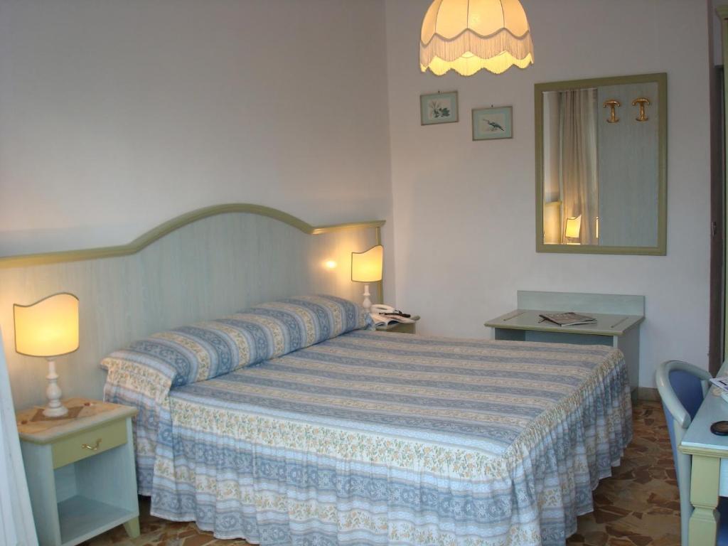 Hotel Villa Rona Форте-деи-Марми Номер фото